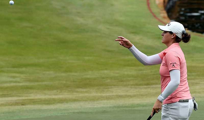 McDonald Holds Slim Lead in LPGA Drive On Championship