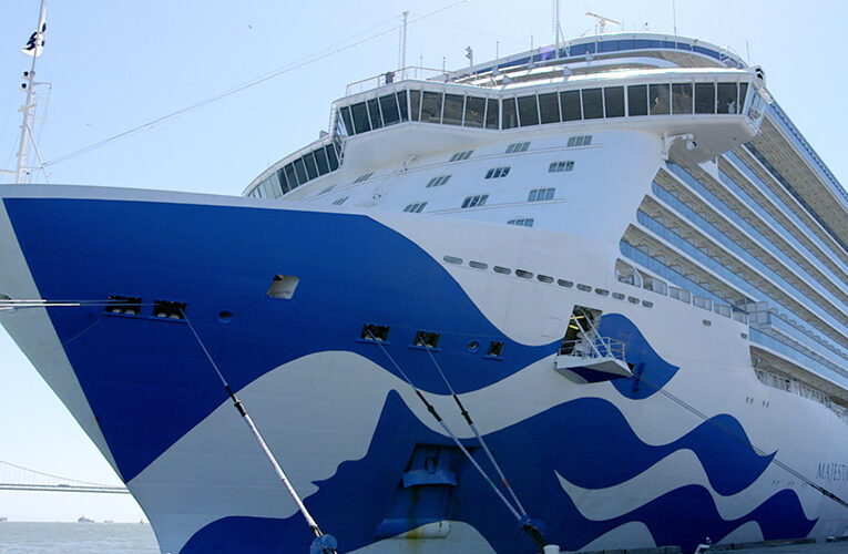 Ocean Sportsbook Debuts in Carnival Cruises